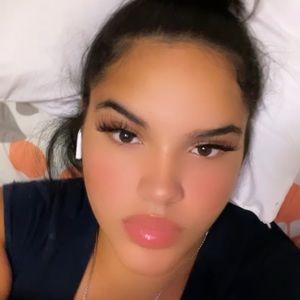 Meet your Posher, Yvanice